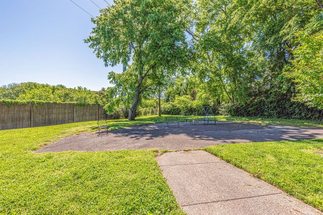 3000 Hillsboro Pike Apt 33, Nashville, TN 37215