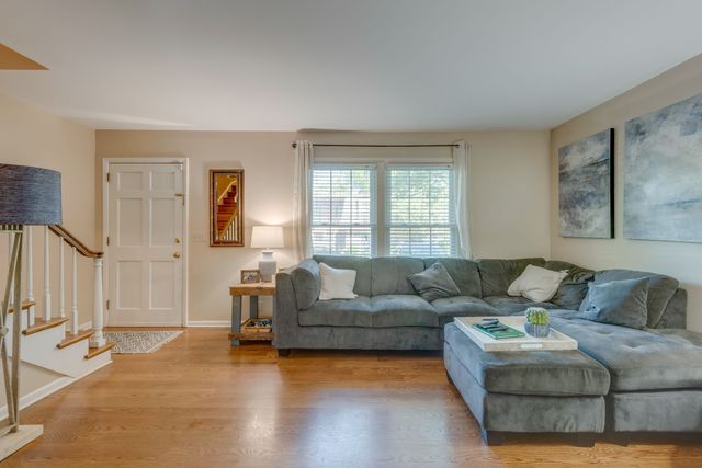 3000 Hillsboro Pike Apt 33, Nashville, TN 37215