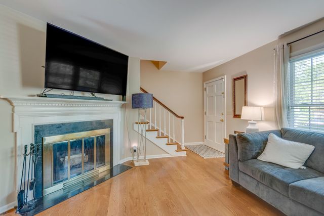 3000 Hillsboro Pike Apt 33, Nashville, TN 37215