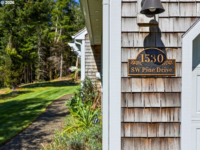 1530 Sw PINE Dr, Warrenton, OR 97146