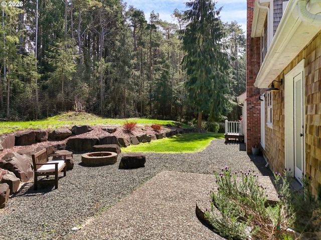 1530 Sw PINE Dr, Warrenton, OR 97146
