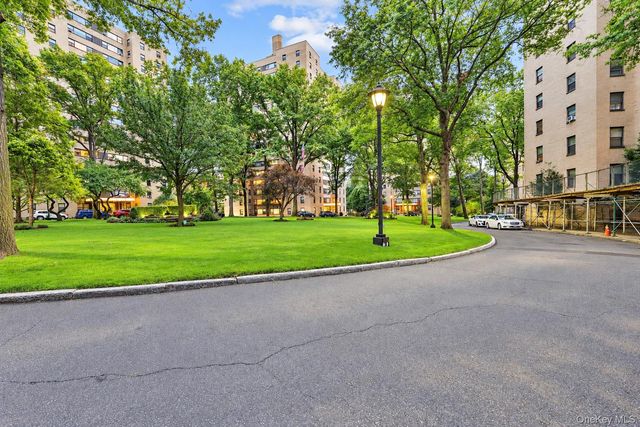 4 Fordham Hill Oval 12G, Bronx, NY 10468