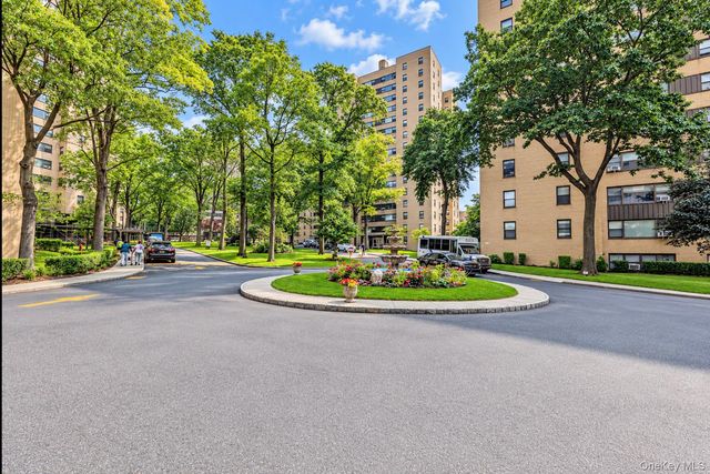 4 Fordham Hill Oval 12G, Bronx, NY 10468