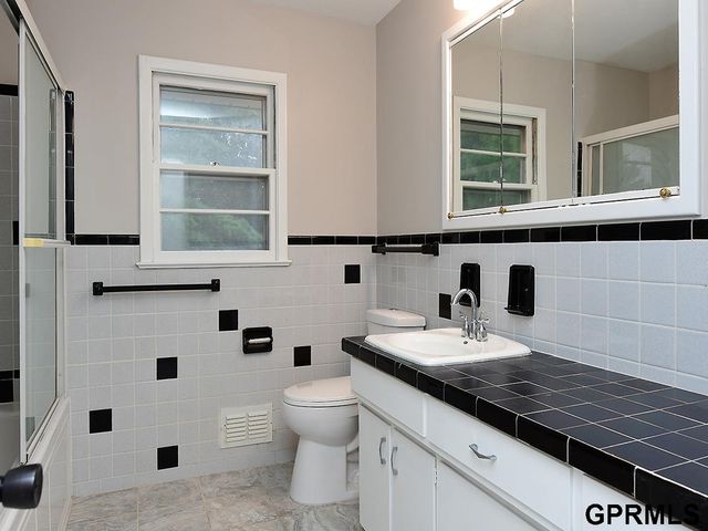 3717 Groves Road, Bellevue, NE 68147