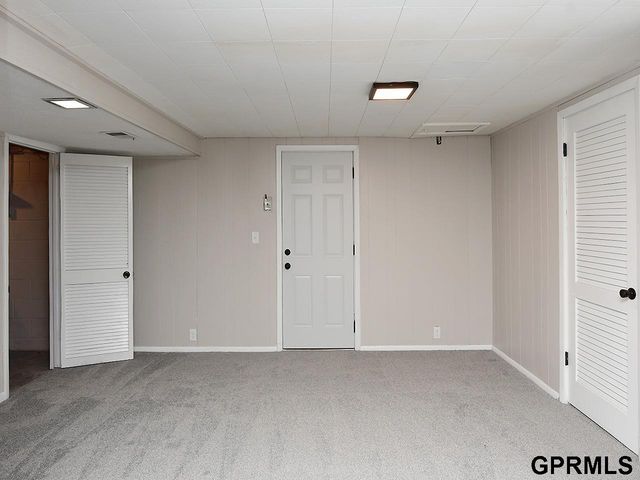 3717 Groves Road, Bellevue, NE 68147