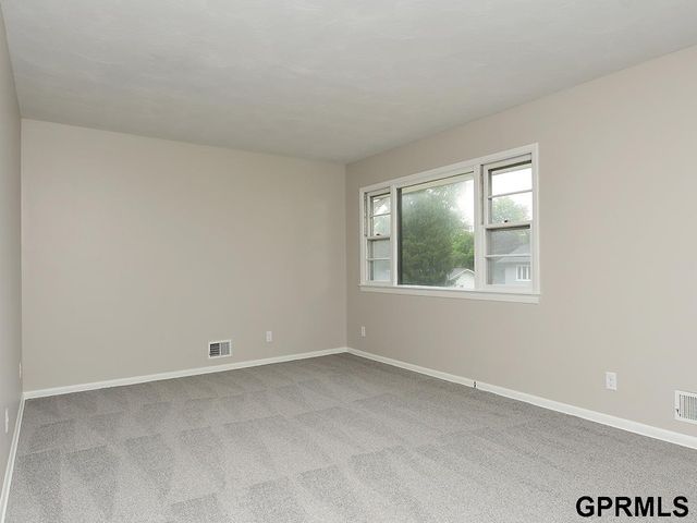 3717 Groves Road, Bellevue, NE 68147