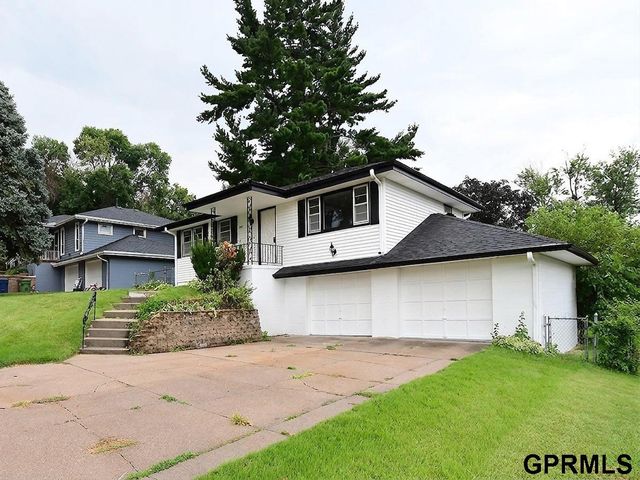 3717 Groves Road, Bellevue, NE 68147