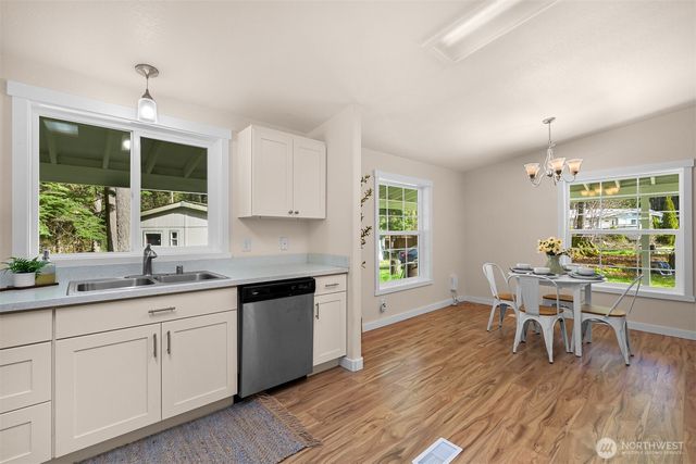 6159 Cedar Lane, Maple Falls, WA 98266