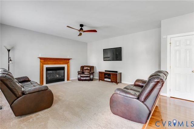 13619 Grove Pond Dr, Midlothian, VA 23114