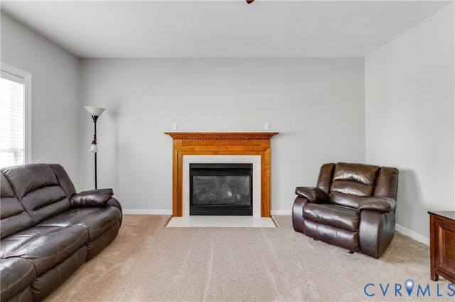 13619 Grove Pond Dr, Midlothian, VA 23114