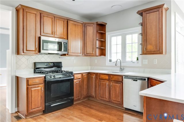 13619 Grove Pond Dr, Midlothian, VA 23114