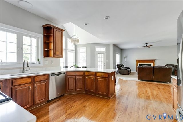 13619 Grove Pond Dr, Midlothian, VA 23114