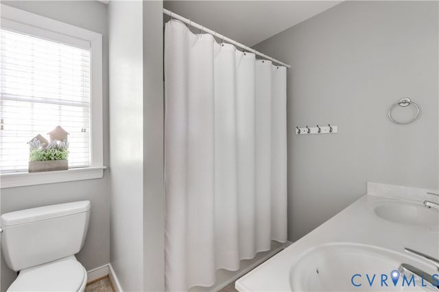 13619 Grove Pond Dr, Midlothian, VA 23114