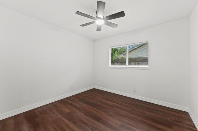 632 Meadowlawn Street, Shoreacres, TX 77571