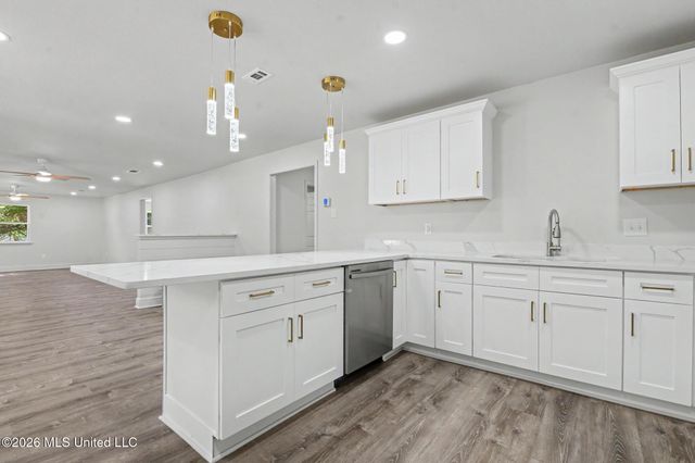 6105 E Desoto Street, Bay Saint Louis, MS 39520