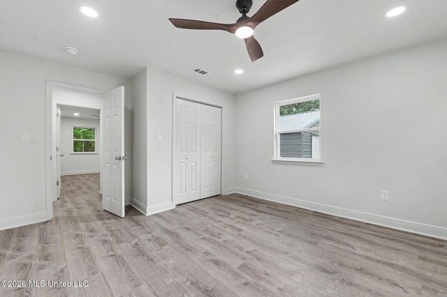 6105 E Desoto Street, Bay Saint Louis, MS 39520