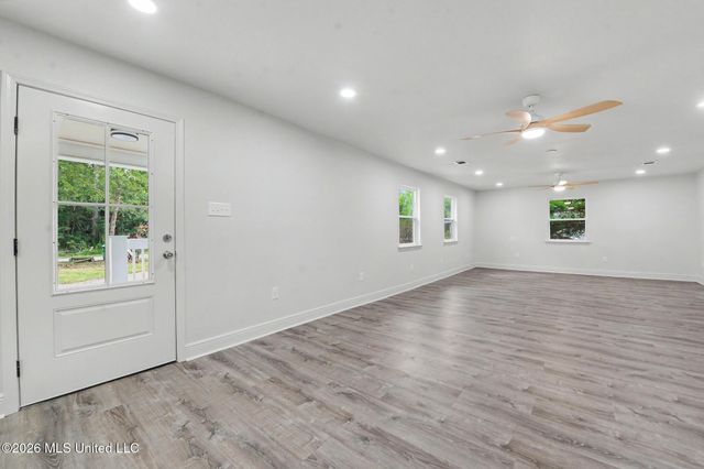 6105 E Desoto Street, Bay Saint Louis, MS 39520