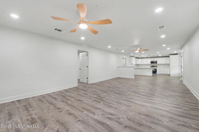 6105 E Desoto Street, Bay Saint Louis, MS 39520