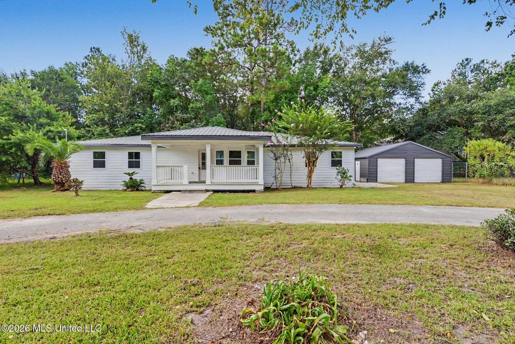 6105 E Desoto Street, Bay Saint Louis, MS 39520
