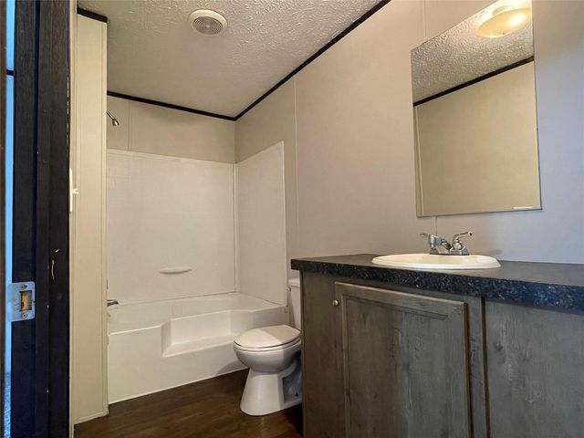 412 Avenue E, Stowell, TX 77661