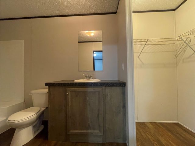 412 Avenue E, Stowell, TX 77661