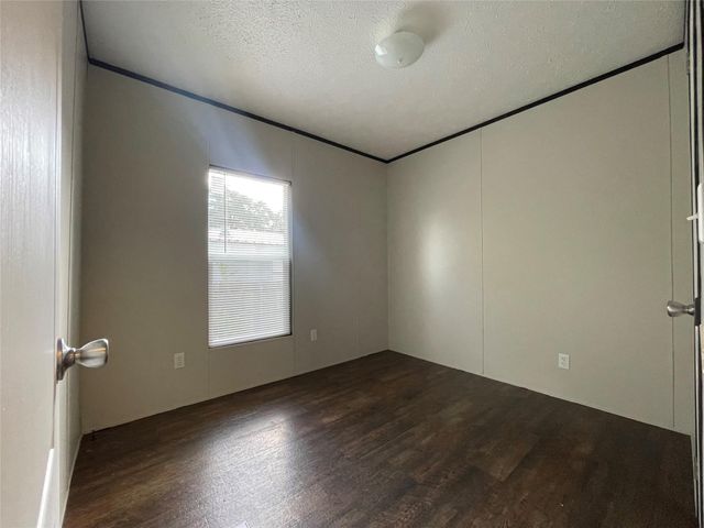 412 Avenue E, Stowell, TX 77661