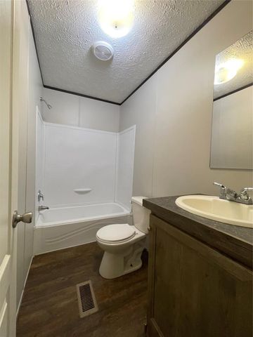 412 Avenue E, Stowell, TX 77661