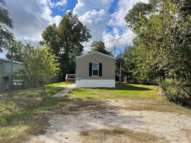 412 Avenue E, Stowell, TX 77661