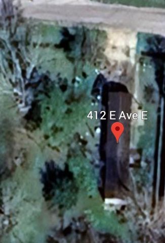 412 Avenue E, Stowell, TX 77661