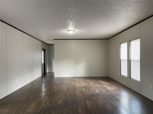 412 Avenue E, Stowell, TX 77661