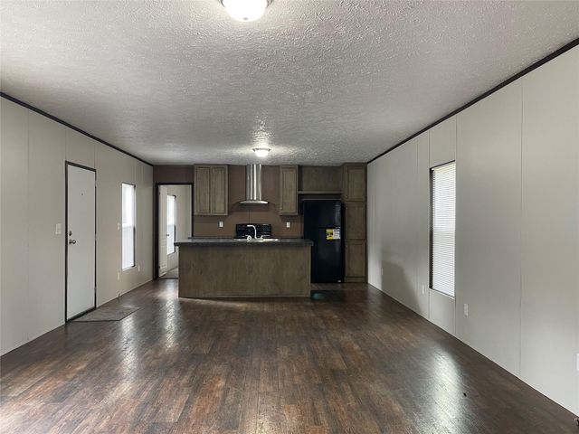 412 Avenue E, Stowell, TX 77661