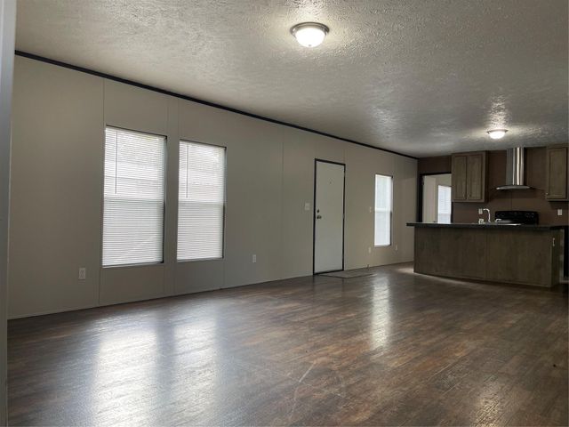 412 Avenue E, Stowell, TX 77661