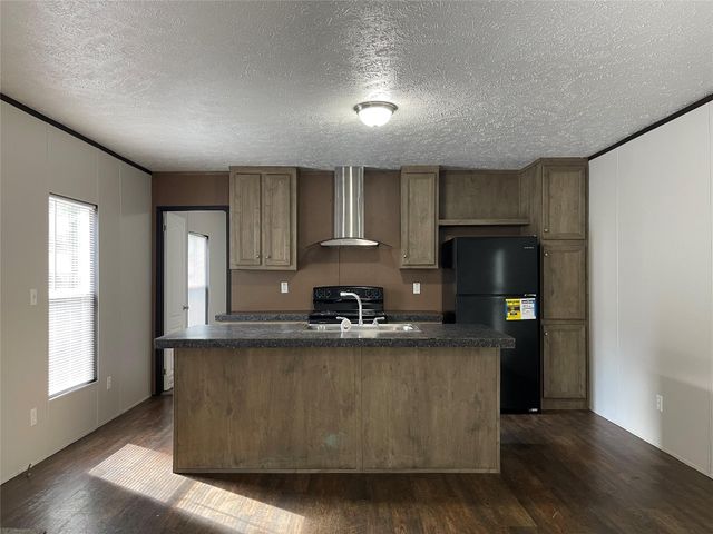 412 Avenue E, Stowell, TX 77661