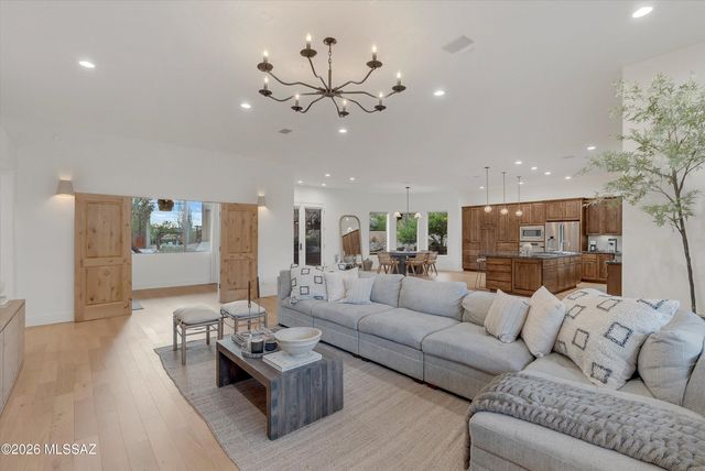1961 S Diamond D Drive, Tucson, AZ 85713