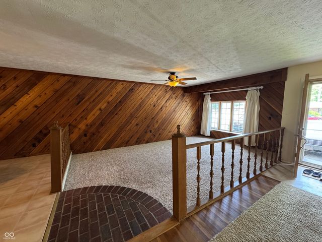 825 Parkview Drive, Rushville, IN 46173