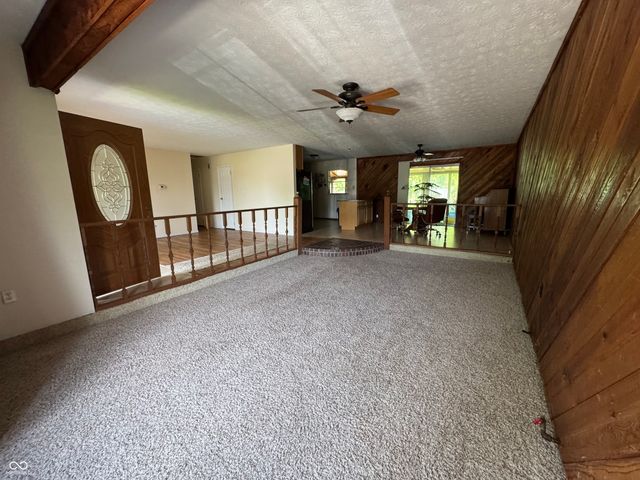 825 Parkview Drive, Rushville, IN 46173