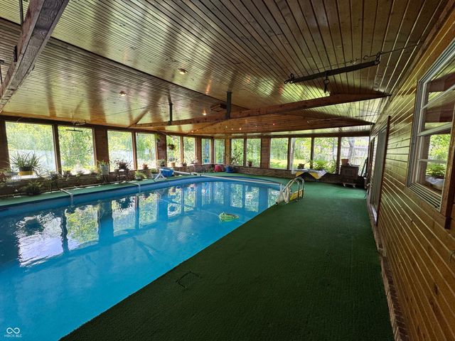 825 Parkview Drive, Rushville, IN 46173