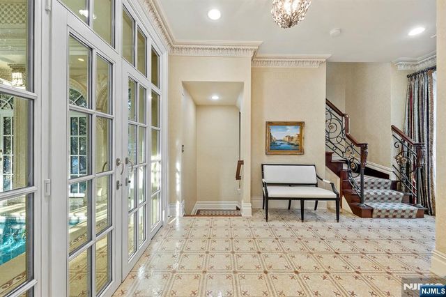 78 Roberts Road, Englewood Cliffs, NJ 07632