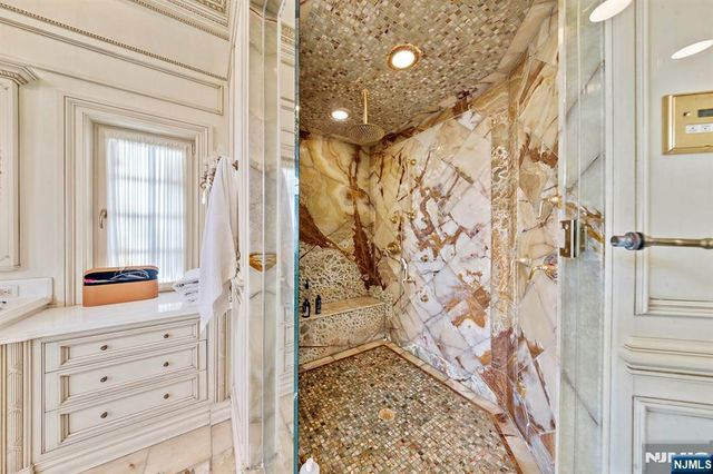 78 Roberts Road, Englewood Cliffs, NJ 07632