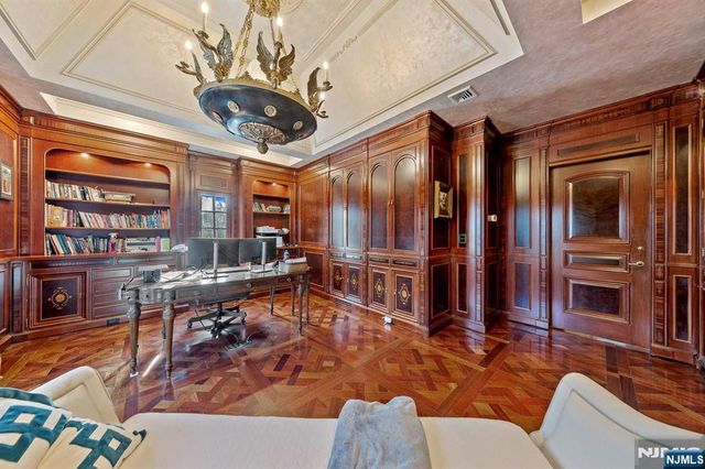 78 Roberts Road, Englewood Cliffs, NJ 07632