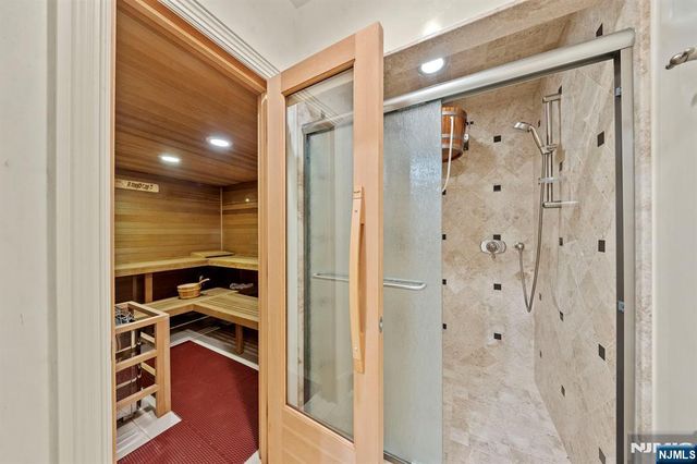 78 Roberts Road, Englewood Cliffs, NJ 07632