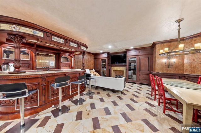 78 Roberts Road, Englewood Cliffs, NJ 07632