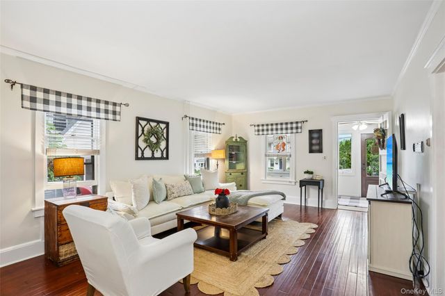 75 Chestnut Avenue, Pelham, NY 10803