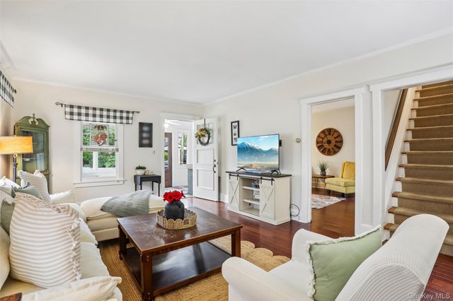 75 Chestnut Avenue, Pelham, NY 10803
