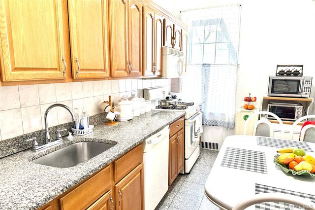 7915 35th Avenue 1E, Jackson Heights, NY 11372