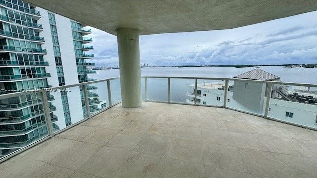 218 SE 14th St 1901, Miami, FL 33131