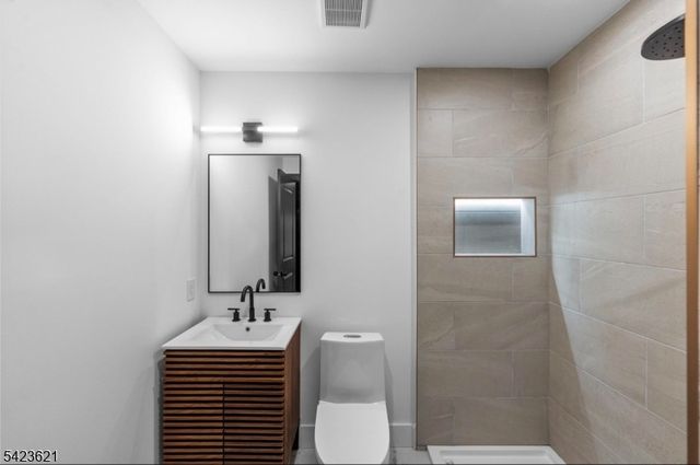 219 Clerk St, Jersey City, NJ 07305