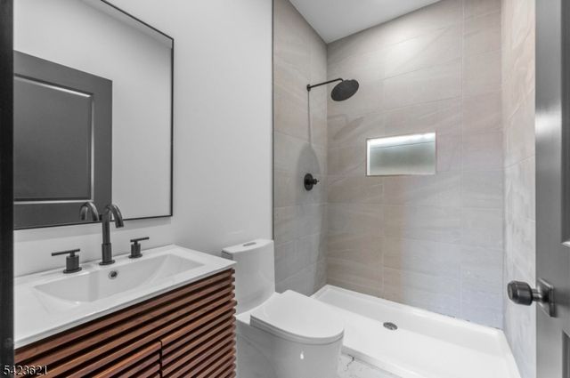 219 Clerk St, Jersey City, NJ 07305