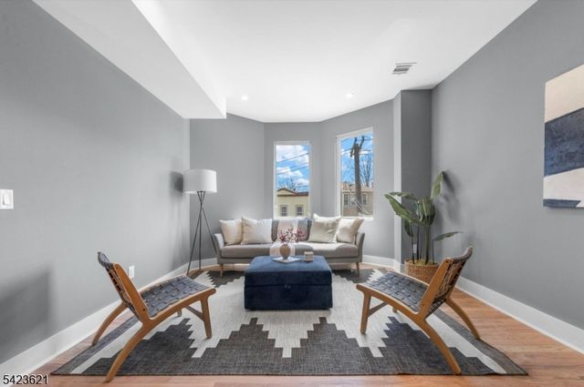 219 Clerk St, Jersey City, NJ 07305