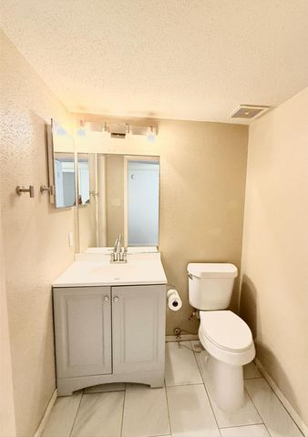 14555 Wunderlich Drive 2001, Houston, TX 77069